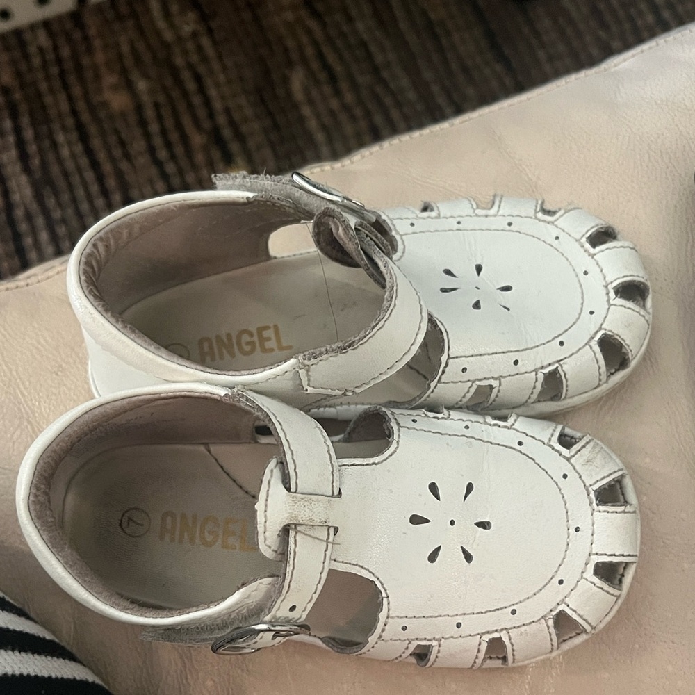 Girls white dress sandals size 7
